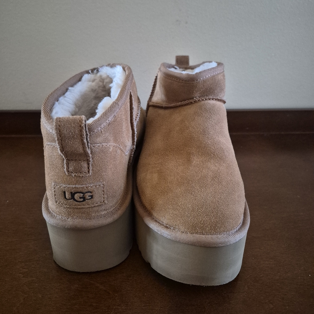UGG Ultra Mini Platform